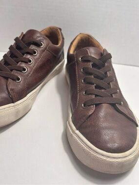 Old Navy Kids Faux-Leather Lace-Up Everyday Sneakers
Brown Size 2
